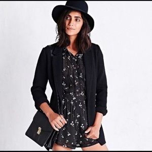 Urban Outfitters floral romper! ✨🖤